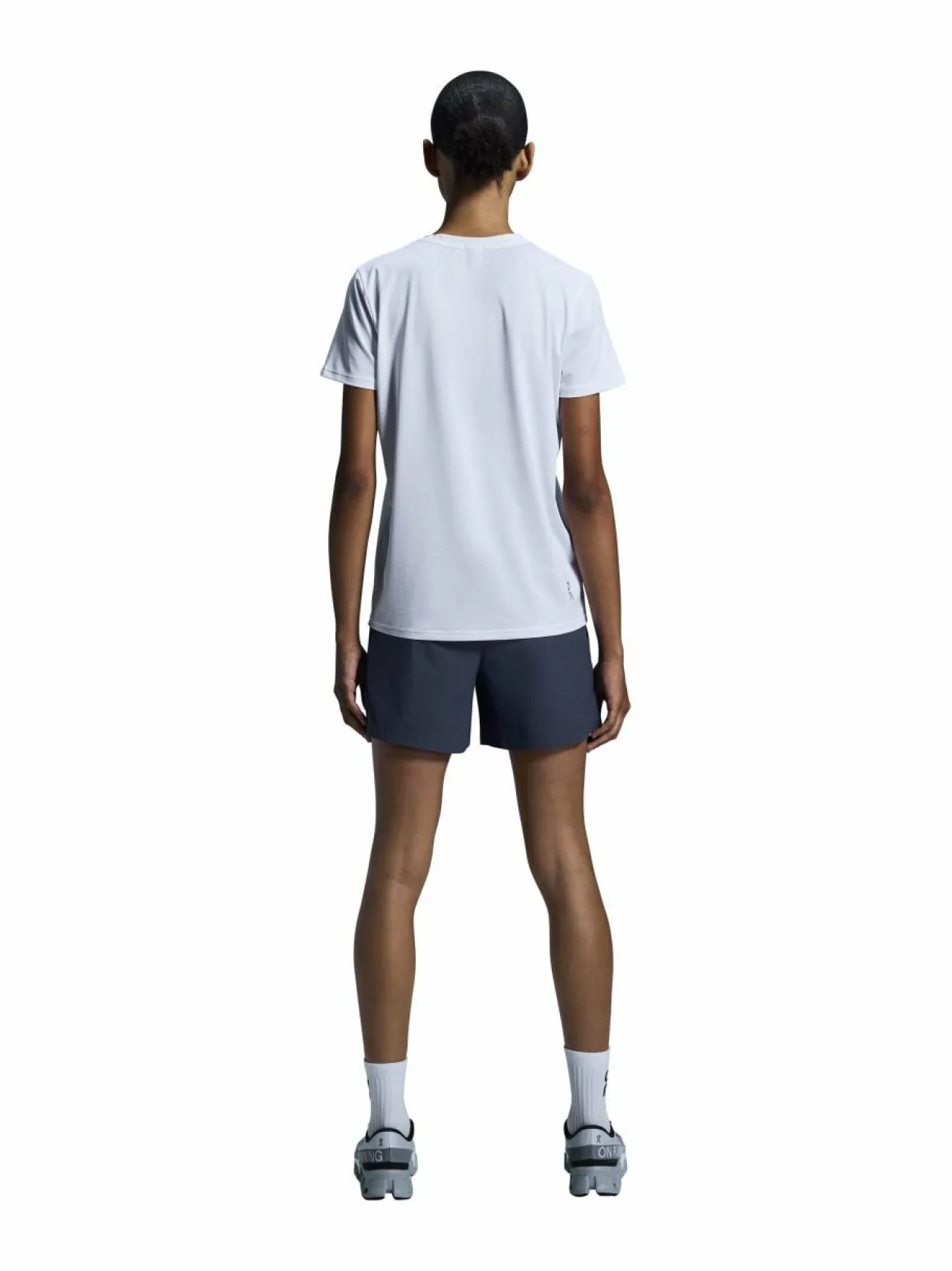 Urheiluhousut & Treenitrikoot<ON 5" Core -shortsit 410 MIDNIGHT