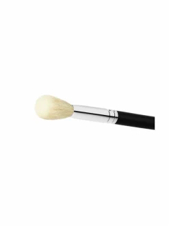 Meikkaustarvikkeet<MAC 137 Long Blending Brush -häivytyssivellin