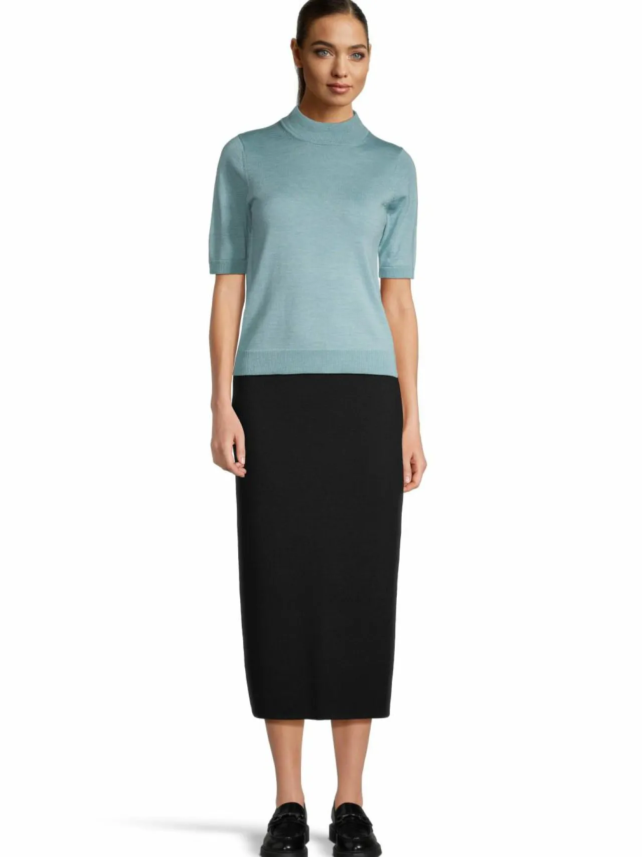 ESSENTIALS by Stockmann Aino-neulehame^ Hameet