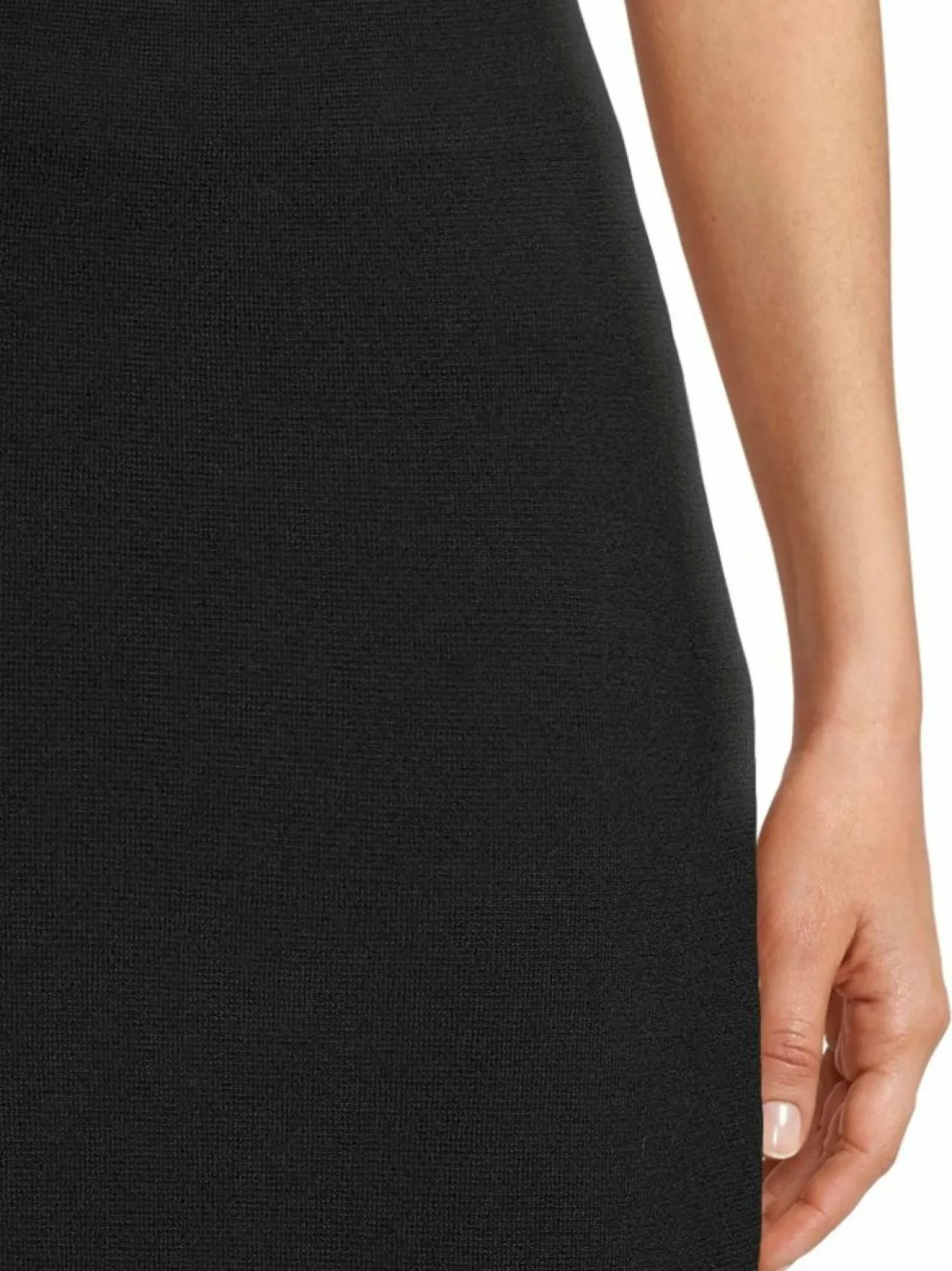 ESSENTIALS by Stockmann Aino-neulehame^ Hameet