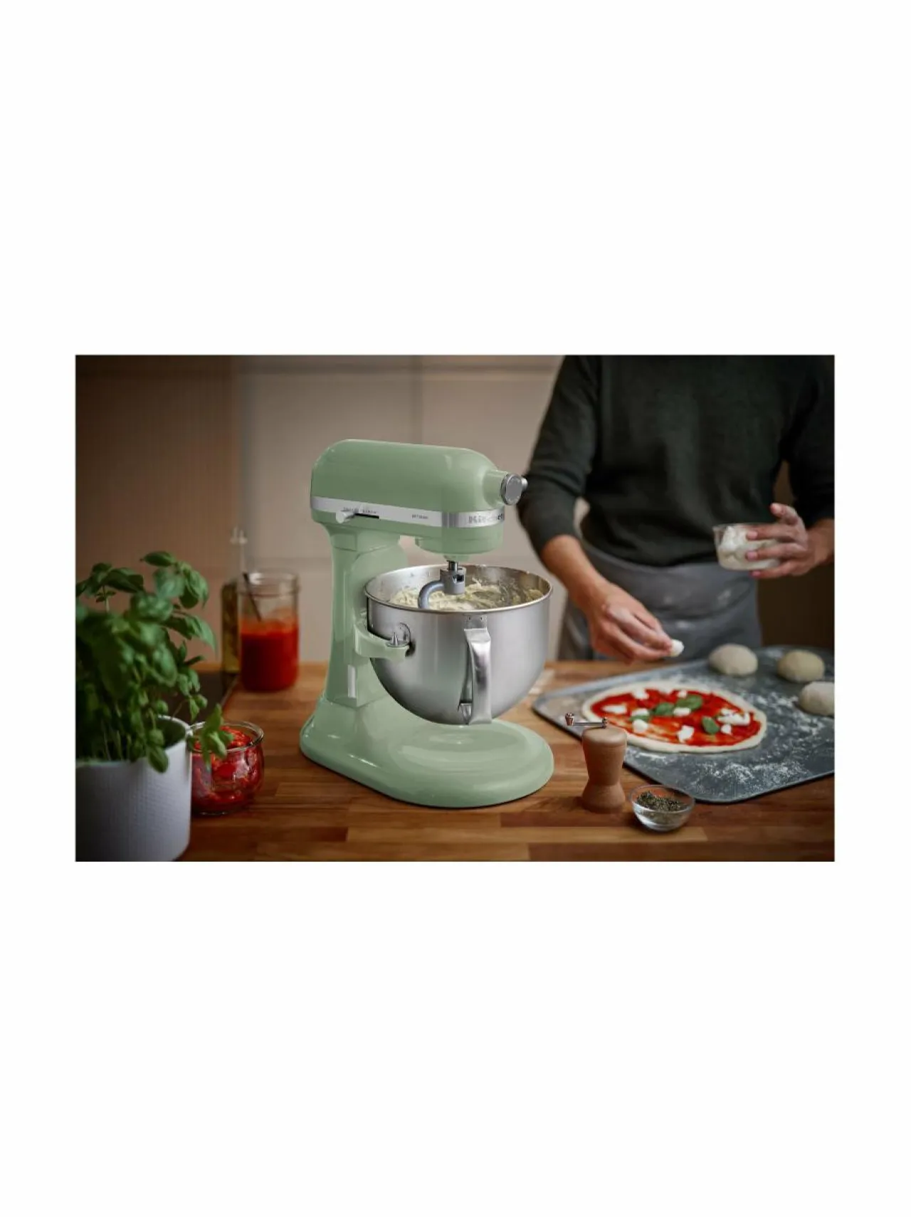 KitchenAid Artisan- yleiskone nostettavalla kulholla 5,6 l^ Yleis- & Monitoimikoneet