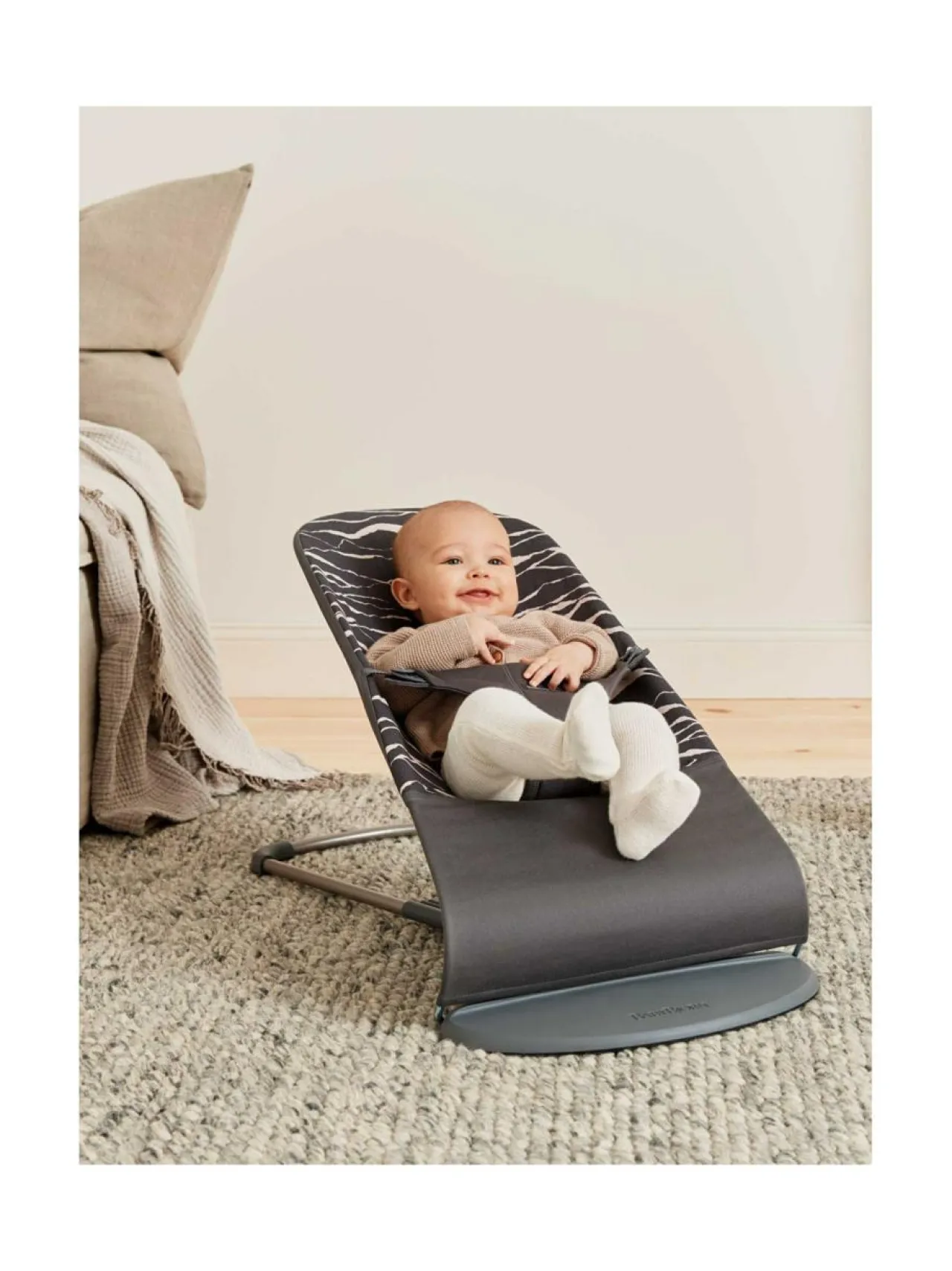 BabyBjörn Bliss sitteri^ Kalusteet
