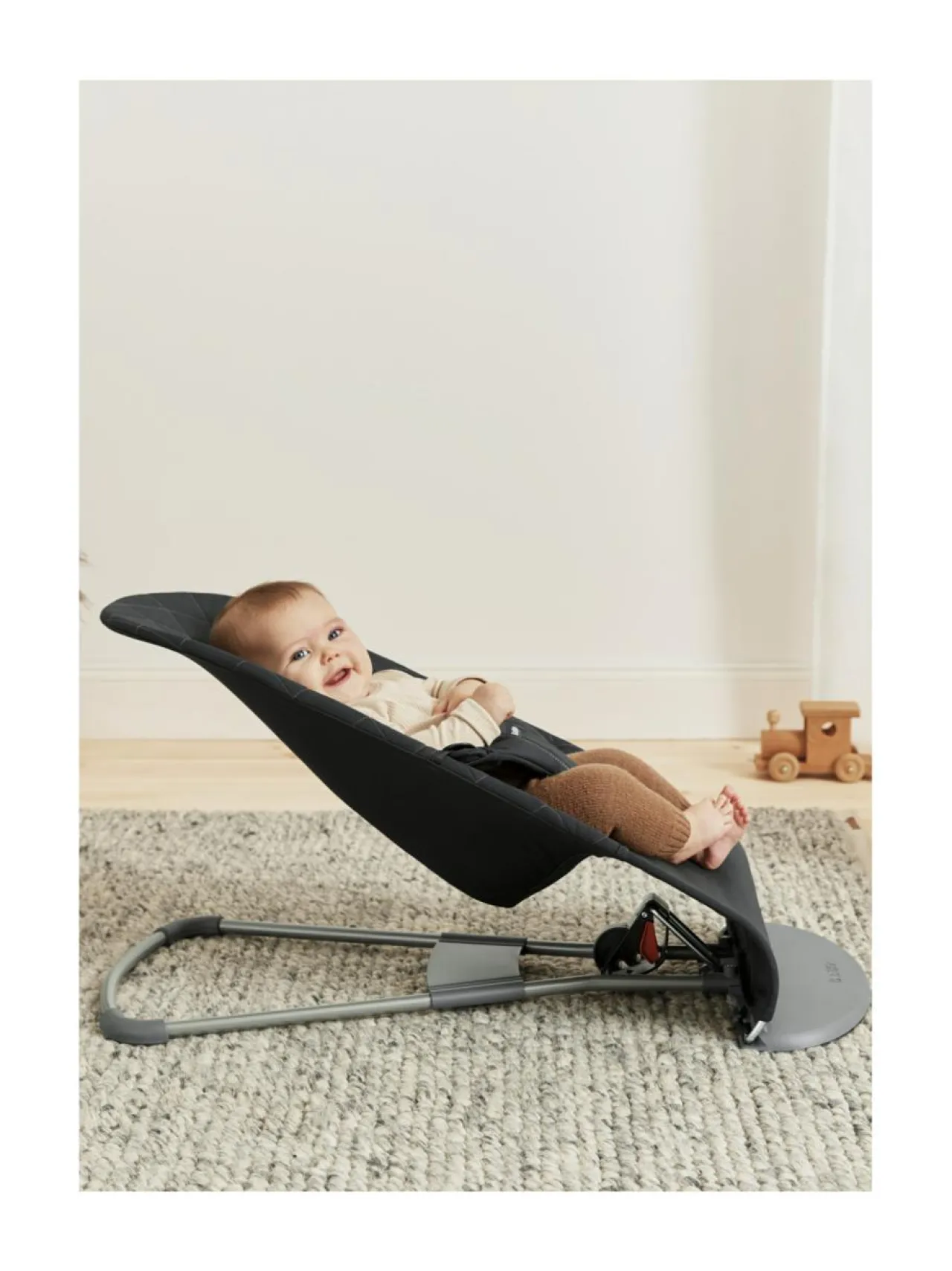 BabyBjörn Bliss sitteri^ Kalusteet