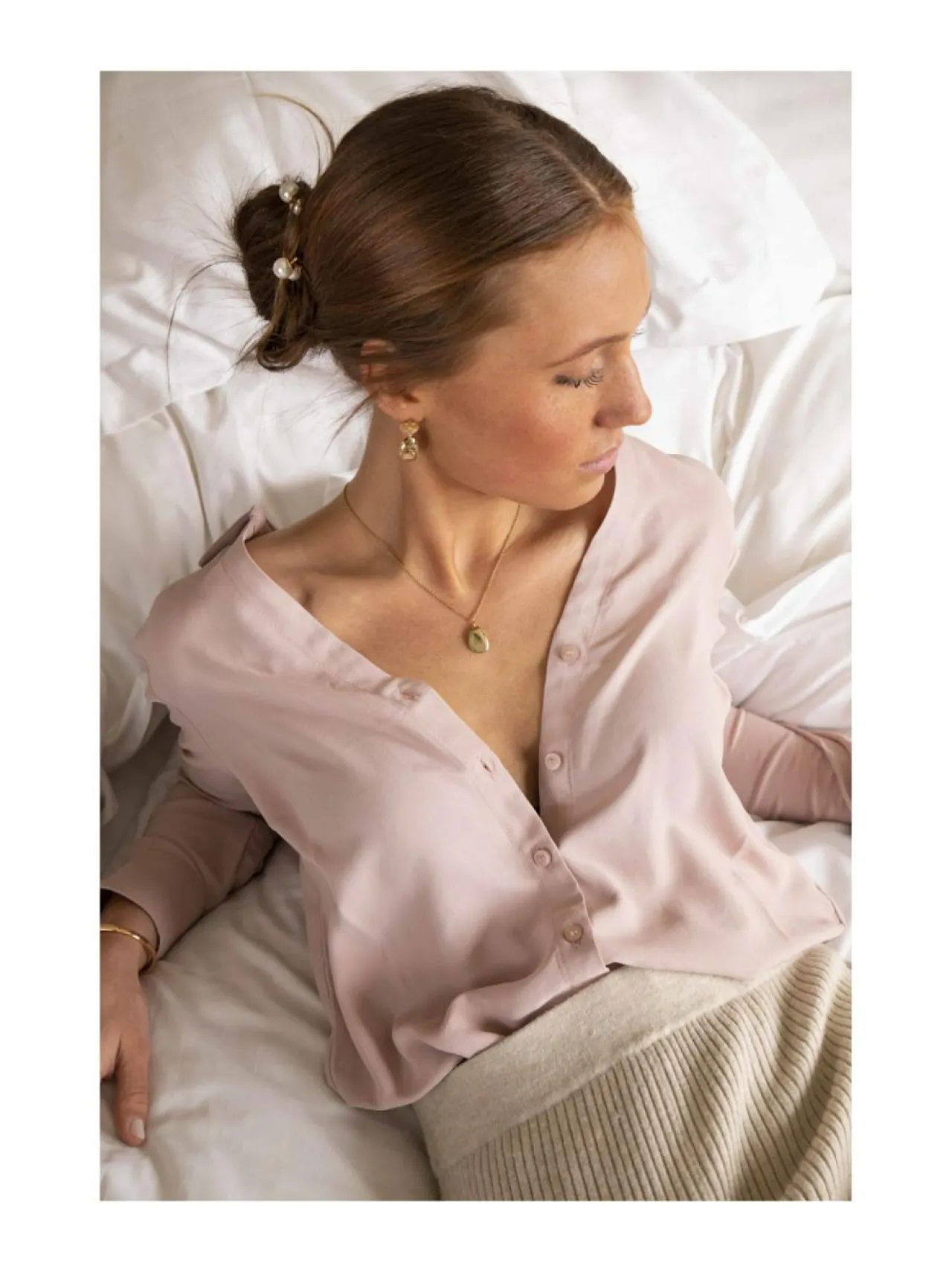Korut<pfgSTOCKHOLM Blush-Love Drop Korvakorut GOLD
