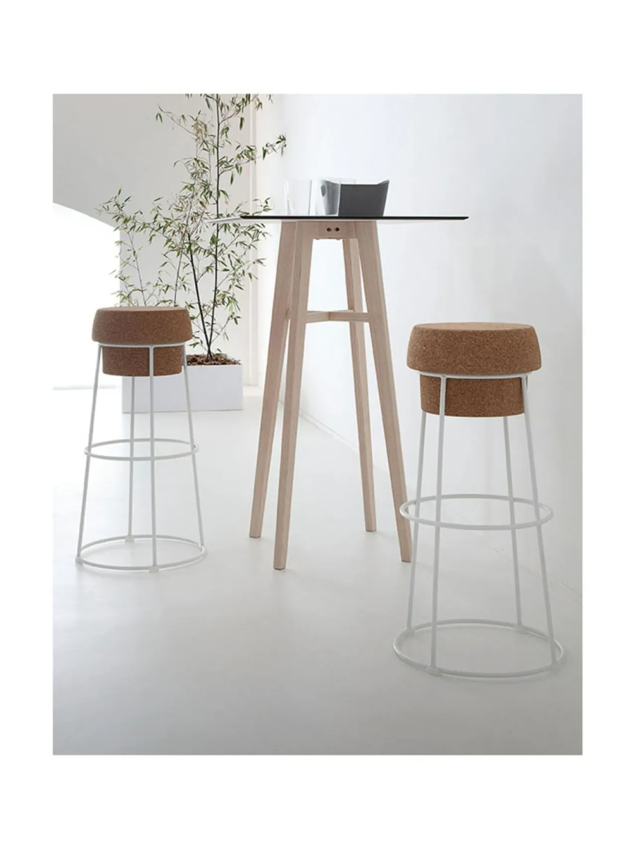 Domitalia Bouchon Baarijakkara 76cm valkoinen metallirunko^ Baari- & Viinitarvikkeet