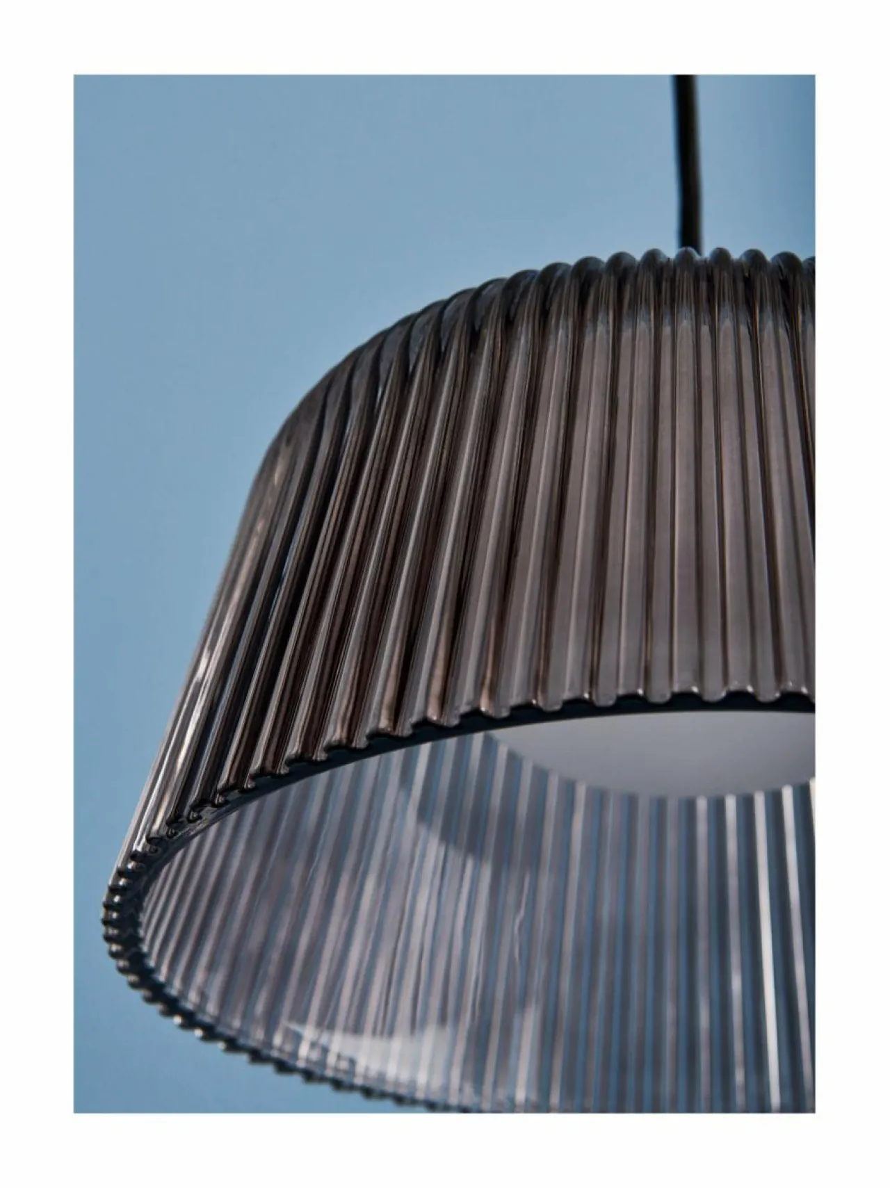 Kattovalaisimet<HAY Brim-riippuvalaisin 24,5 cm SMOKED GREY GLASS