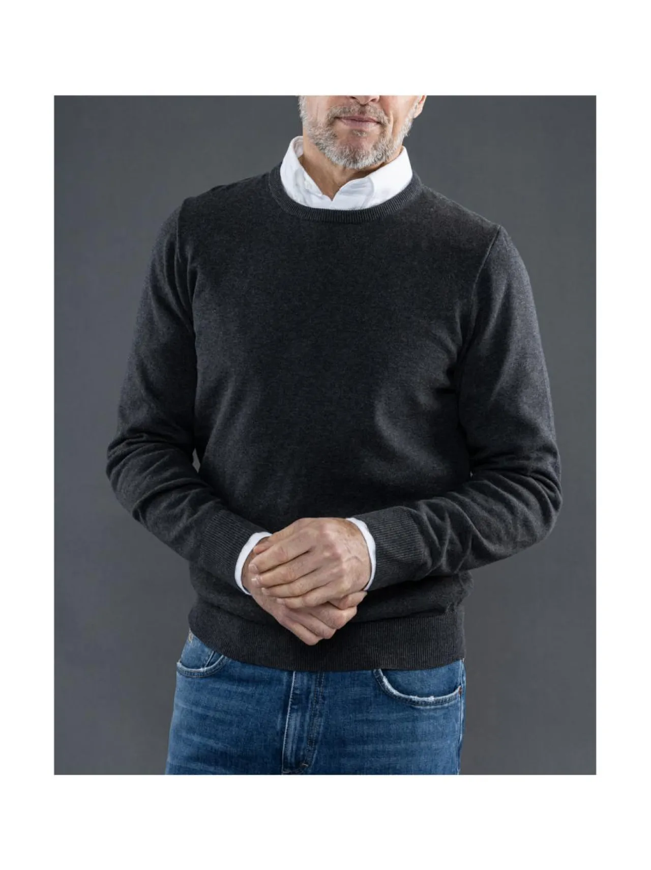 Neuleet<Berkeley Brockton Cotton Crew -puuvillaneule DARK GREY
