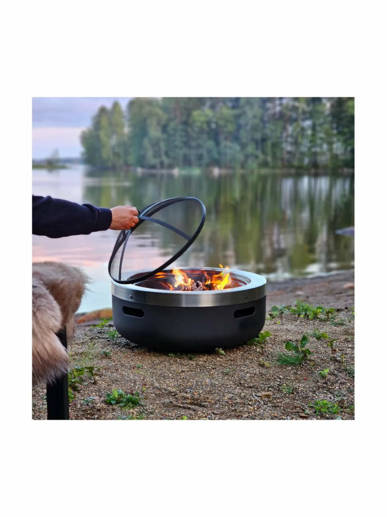 Grillit & Grillitarvikkeet<Mustang Burbank Outdoor -nuotioalusta Ø 44 cm BLACK