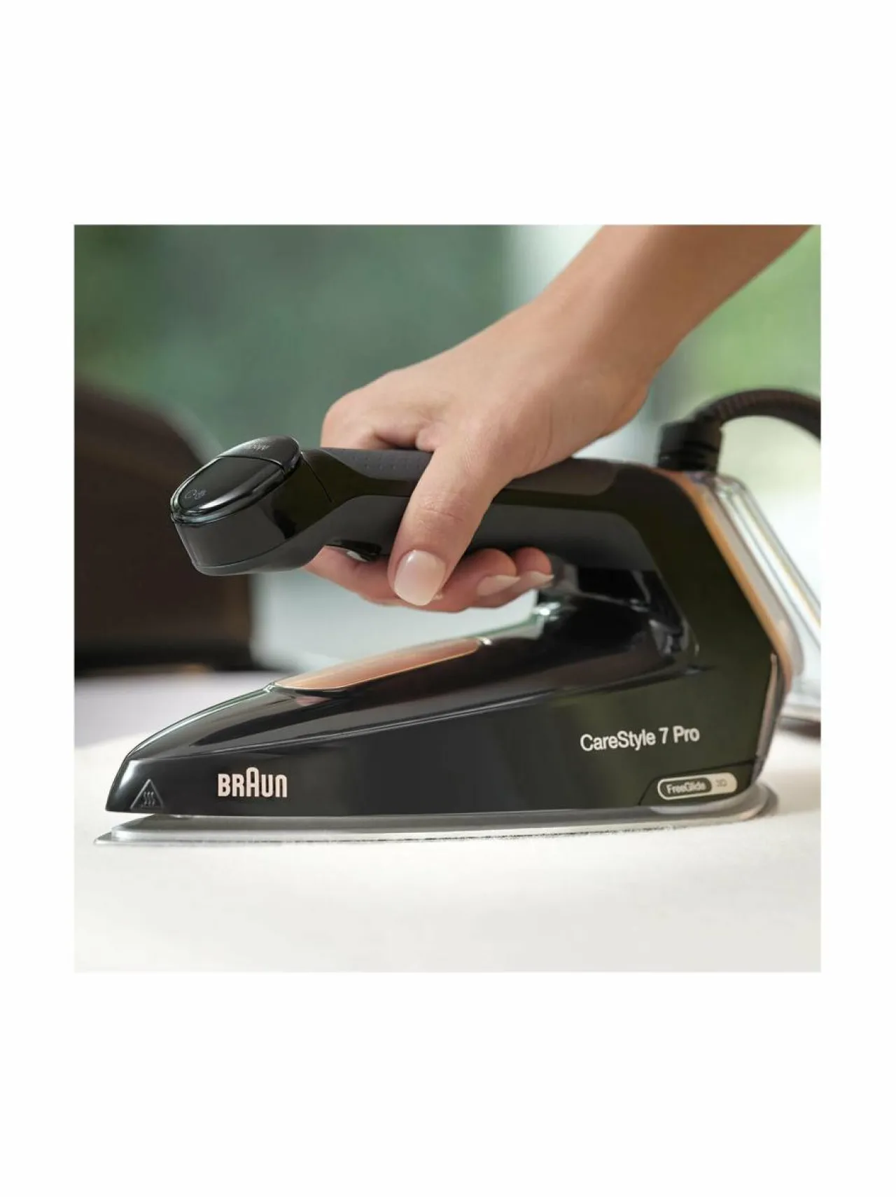 Pyykkihuolto<Braun CareStyle 7 Pro Steam Generator -silityskeskus BLACK