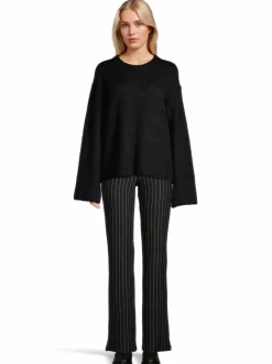 By Malene Birger Cierra- neule villa-mohairsekoitteesta^ Neuleet