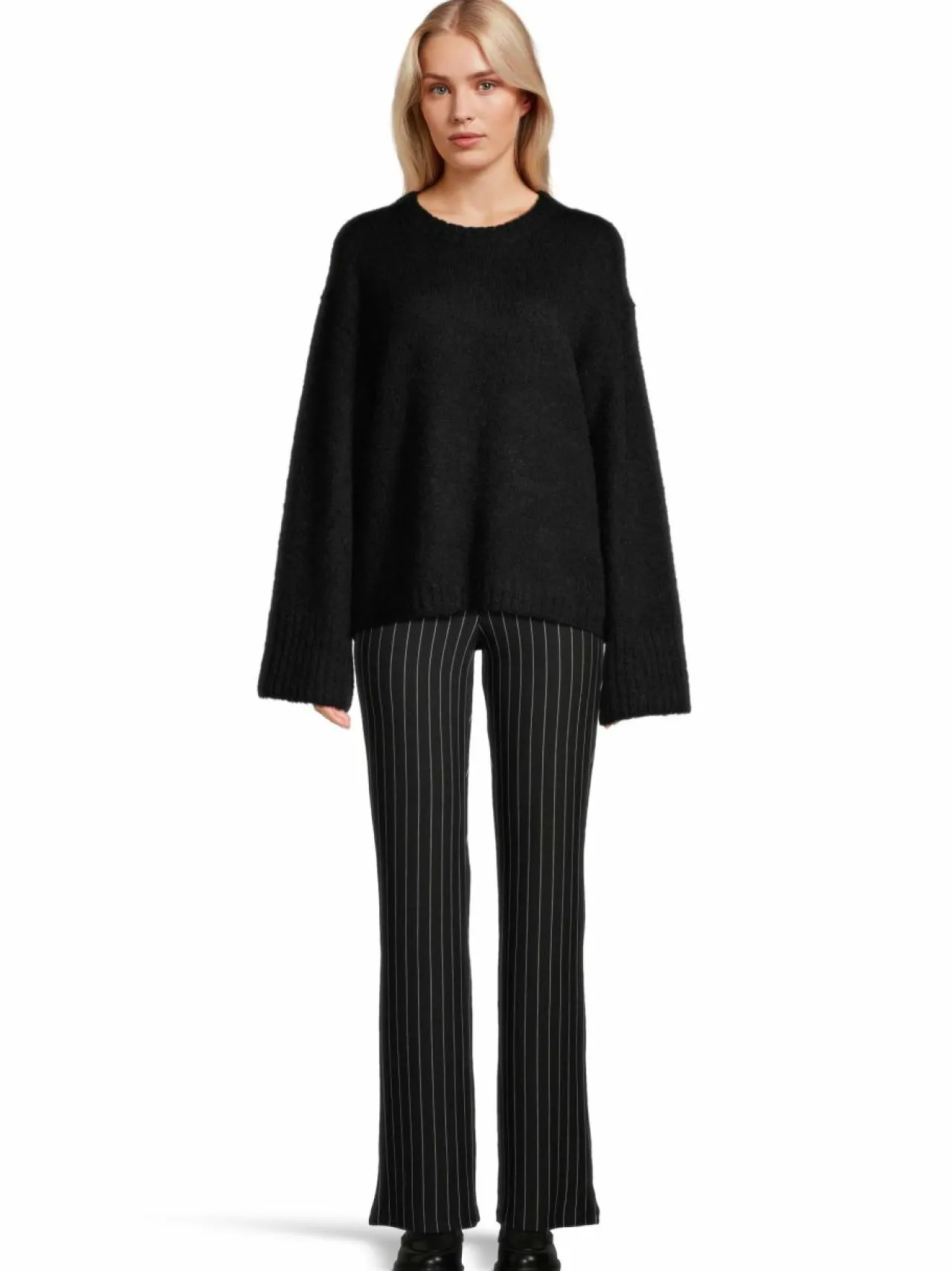 By Malene Birger Cierra- neule villa-mohairsekoitteesta^ Neuleet