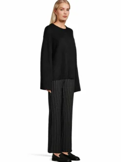 By Malene Birger Cierra- neule villa-mohairsekoitteesta^ Neuleet