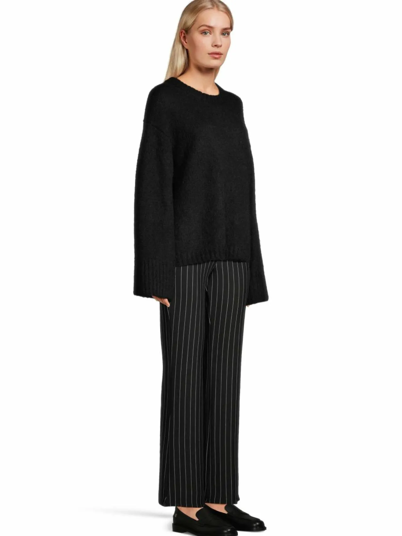 By Malene Birger Cierra- neule villa-mohairsekoitteesta^ Neuleet