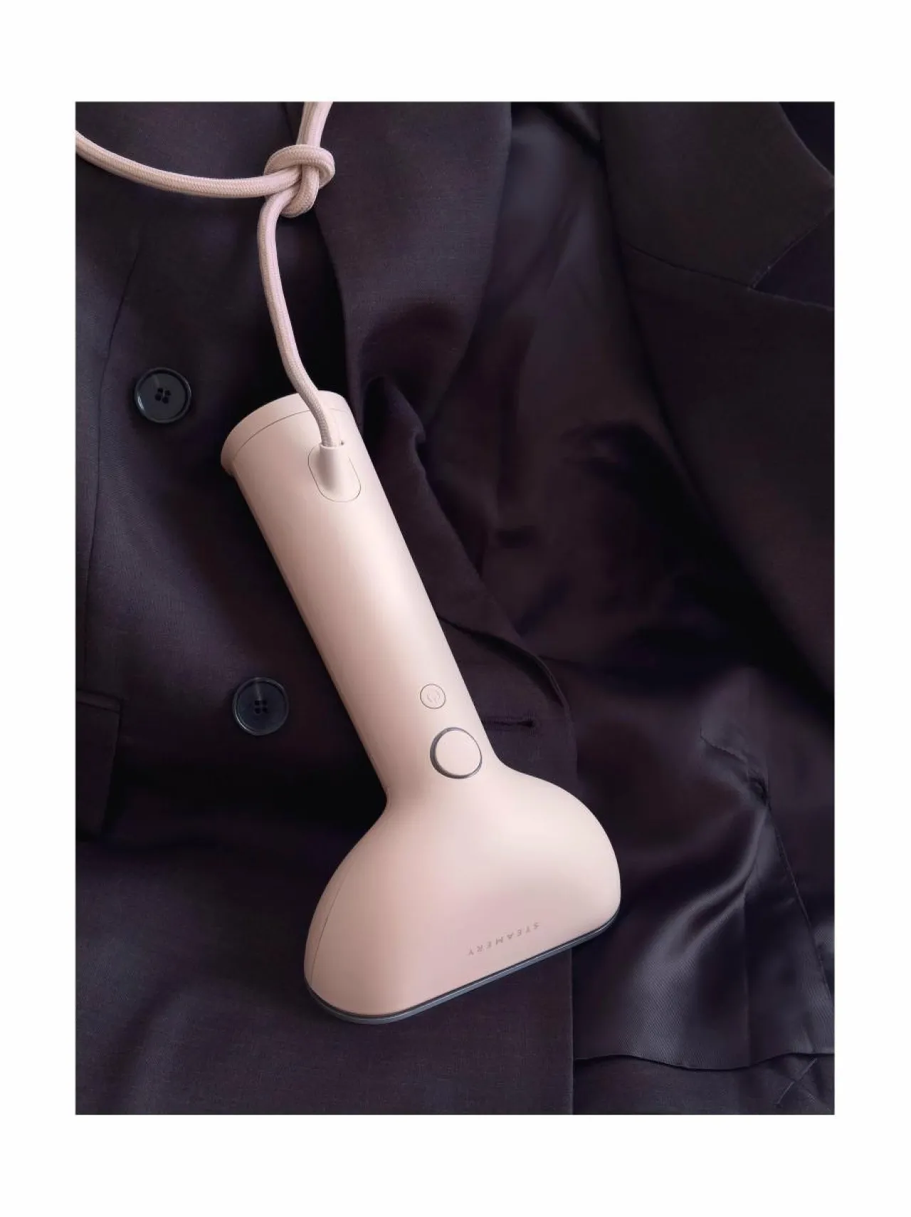 Pyykkihuolto<Stockholm Steamery Cirrus 3 -vaatehöyrystin ROSE