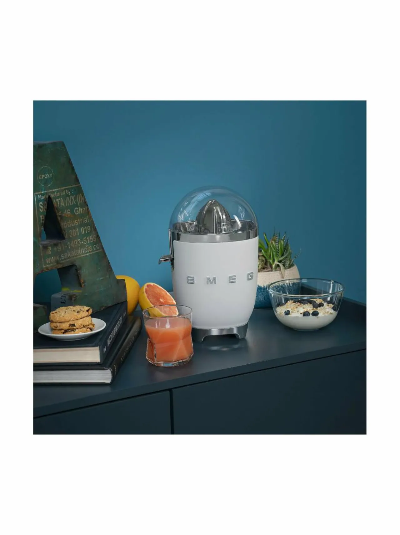 Mehulingot<Smeg CJF01-sitruspuristin MATT WHITE