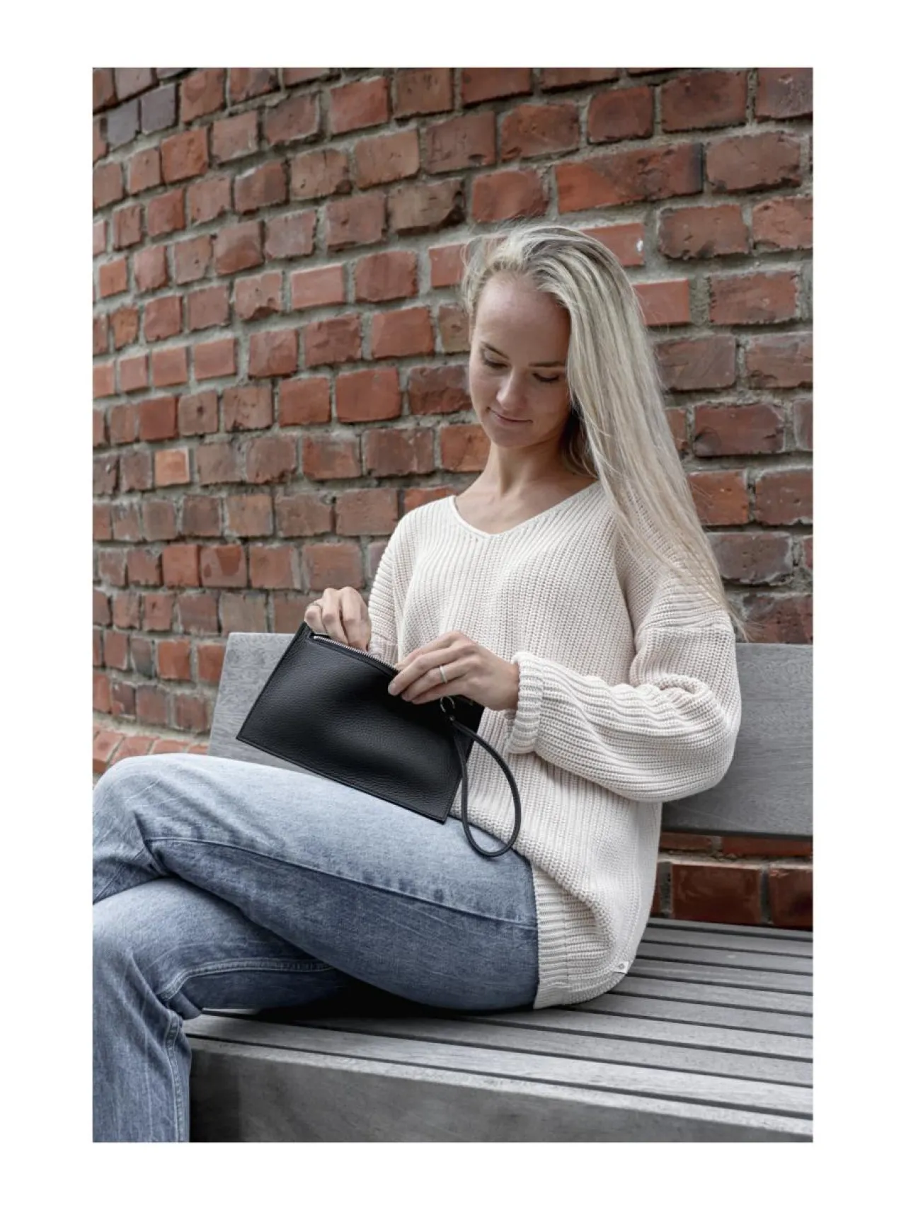 Käsilaukut<MIIKO Clutch-laukku MUSTA