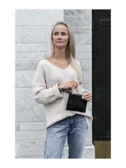 Käsilaukut<MIIKO Clutch-laukku MUSTA