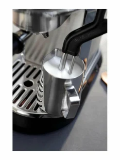 Kahvin- & Vedenkeittimet<Delonghi Dedica Maestro Plus -espressokeitin METAL