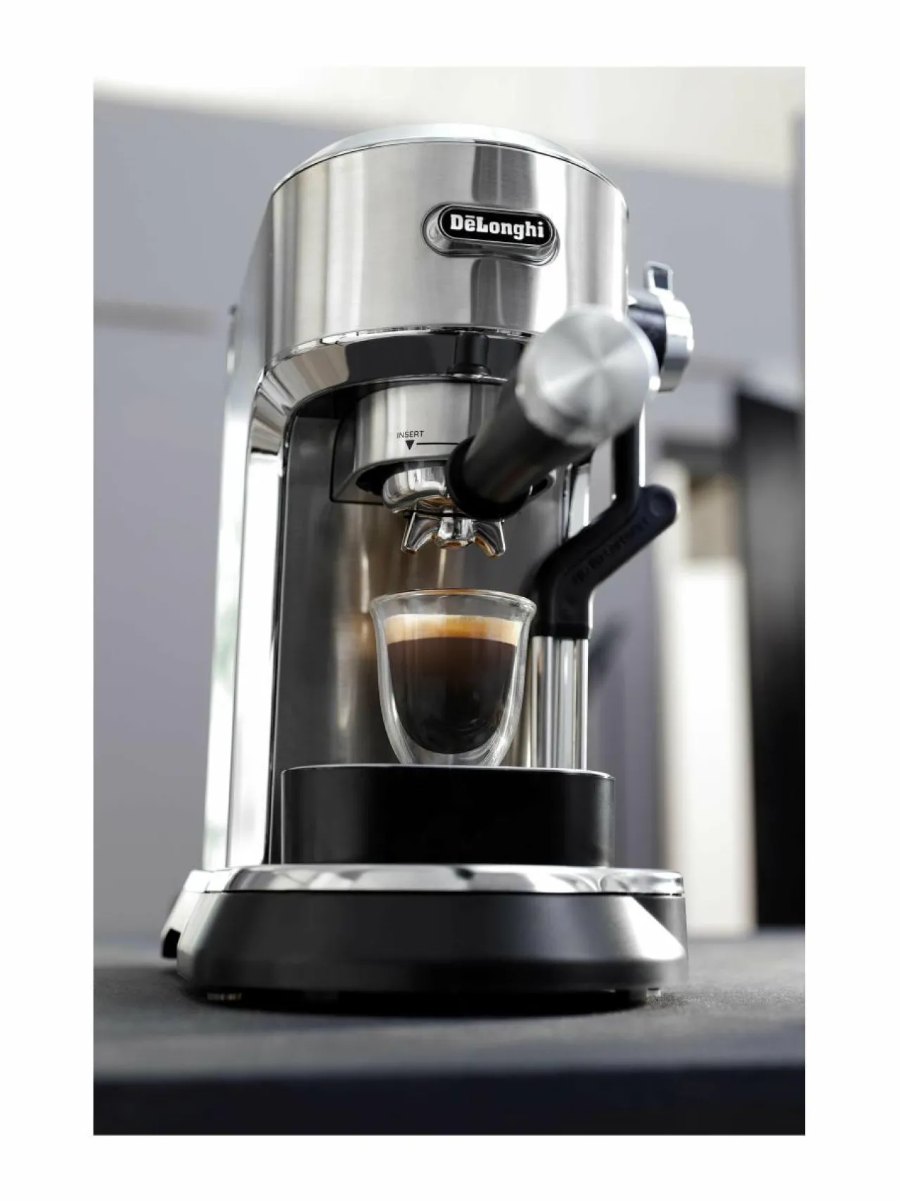 Kahvin- & Vedenkeittimet<Delonghi Dedica Maestro Plus -espressokeitin METAL
