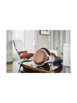 Audio<Denon AH-D7200 sankakuulokkeet