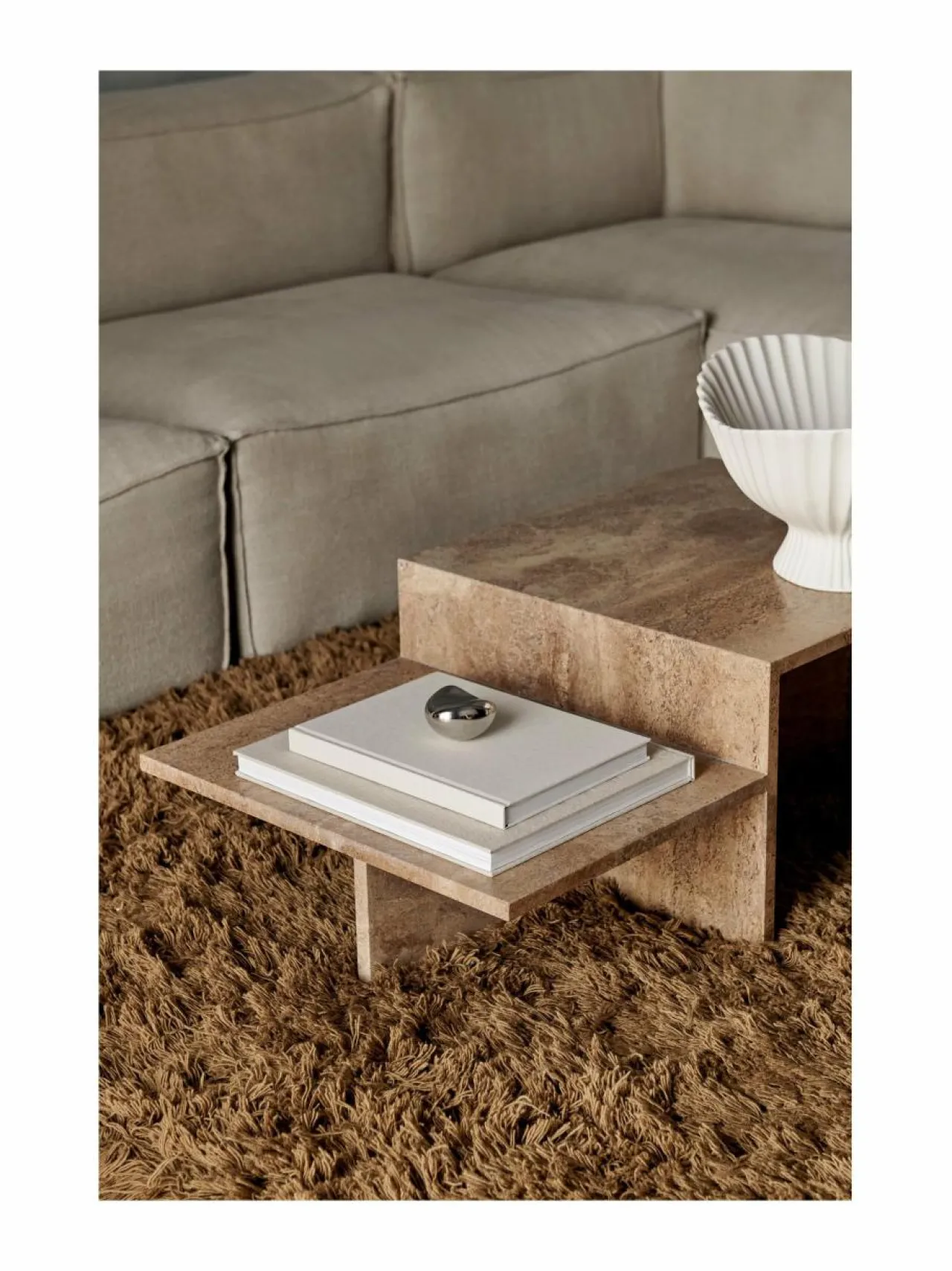 Pöydät<Ferm Living Distinct-kahvipöytä DARK BROWN TRAVERTINE