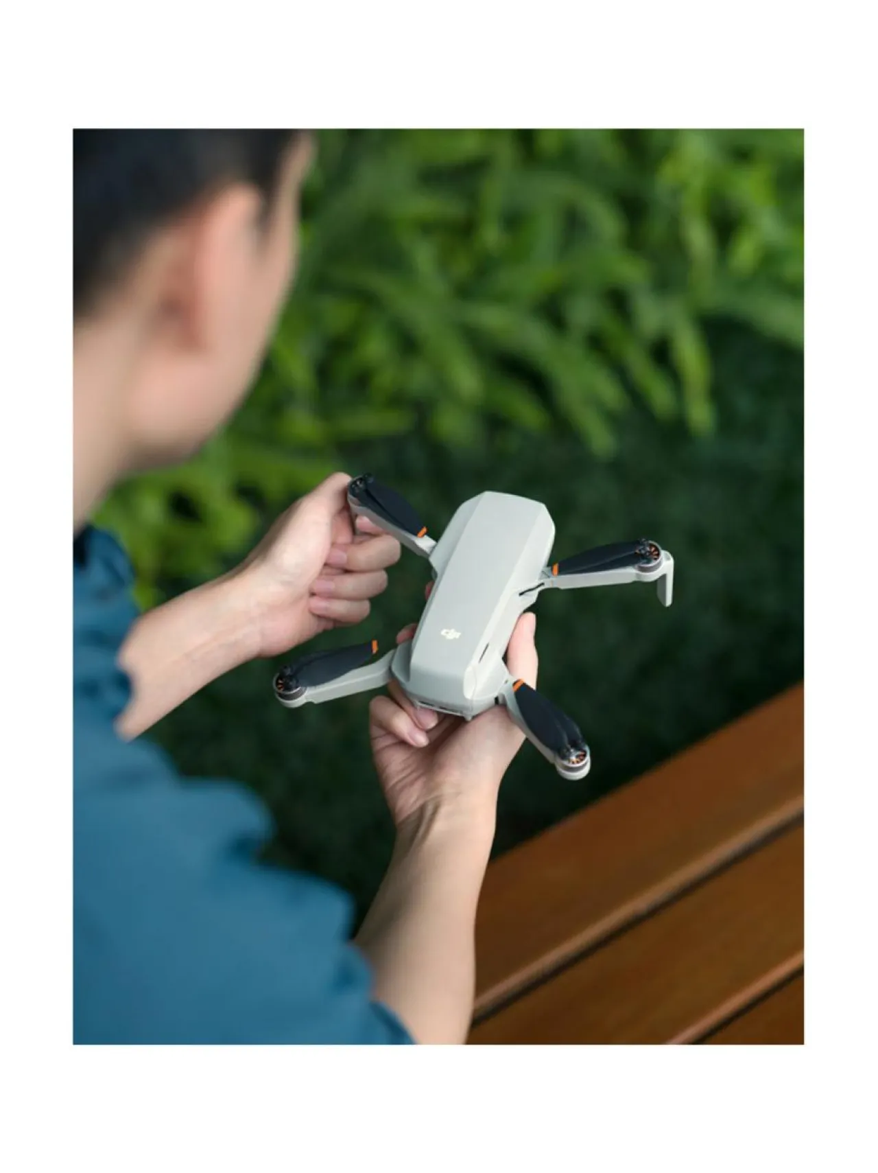Kamerat<DJI Mini 4K Fly More Combo -drone varustepaketilla