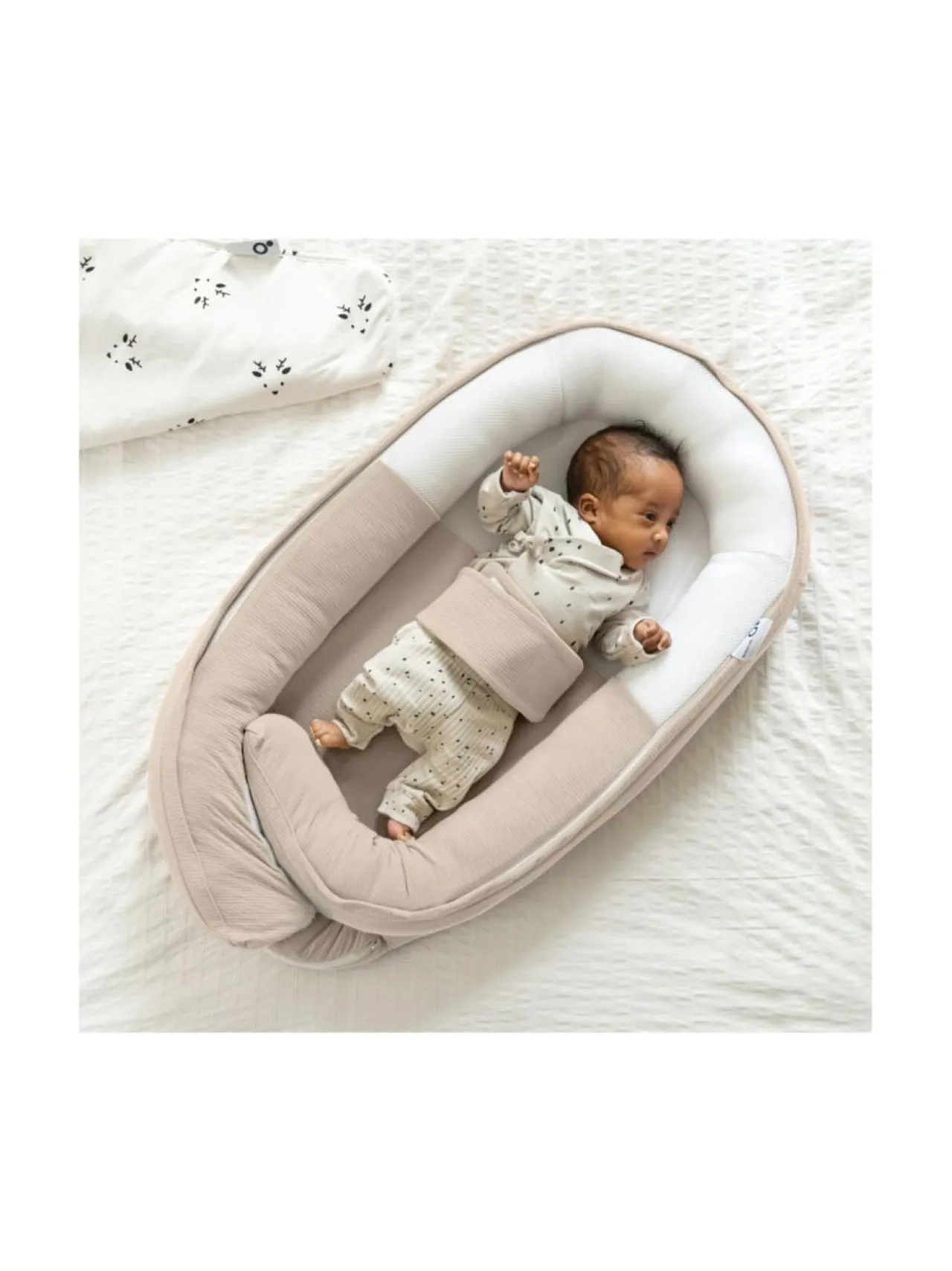Doomoo Cocoon unipesä^ Kalusteet