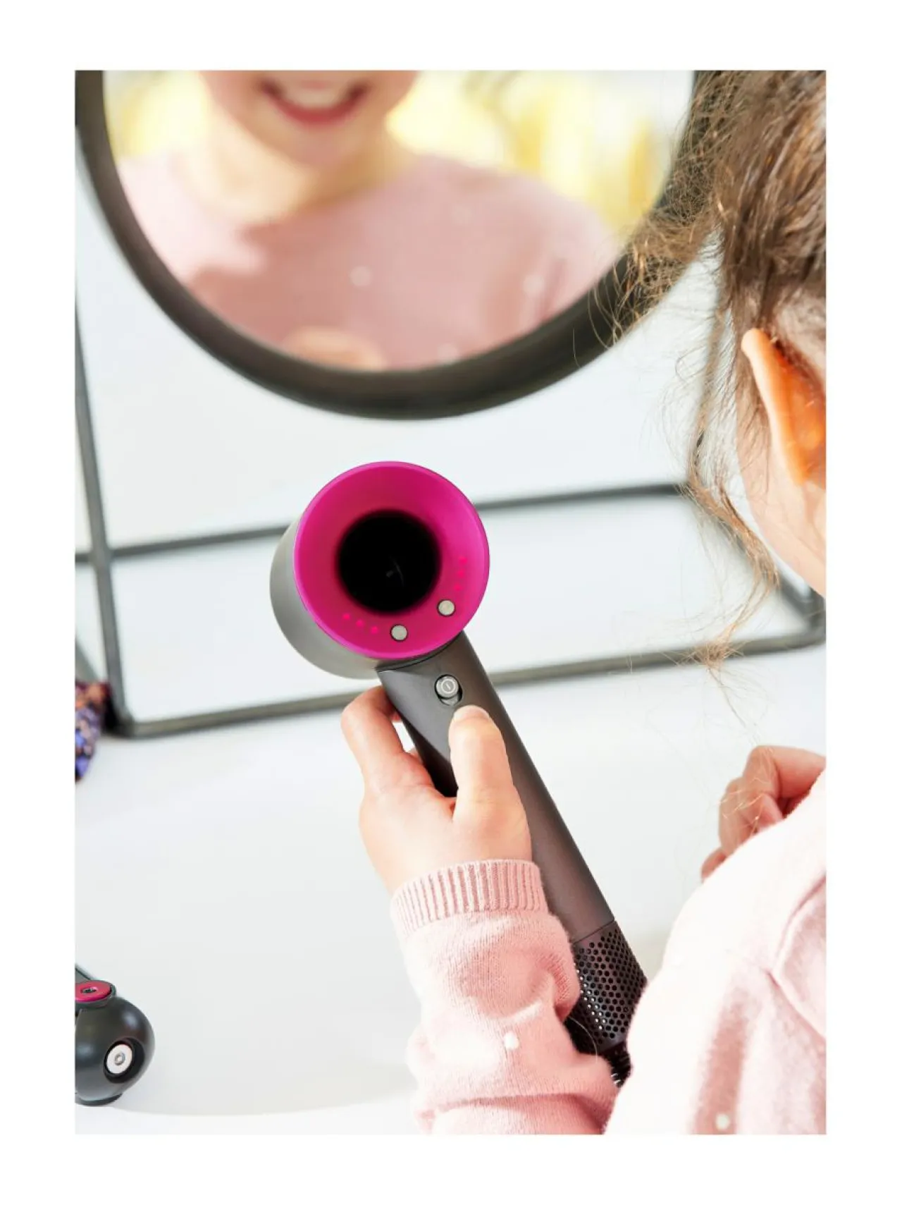 Roolileikit<Dyson leikkikampaajasetti Supersonic