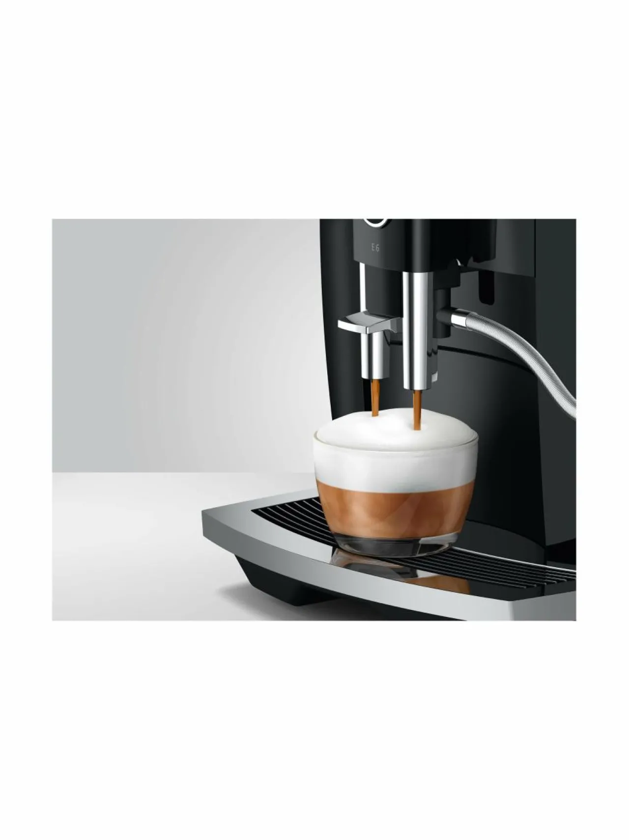 Kahvin- & Vedenkeittimet<Jura E6 Piano -kahviautomaatti BLACK