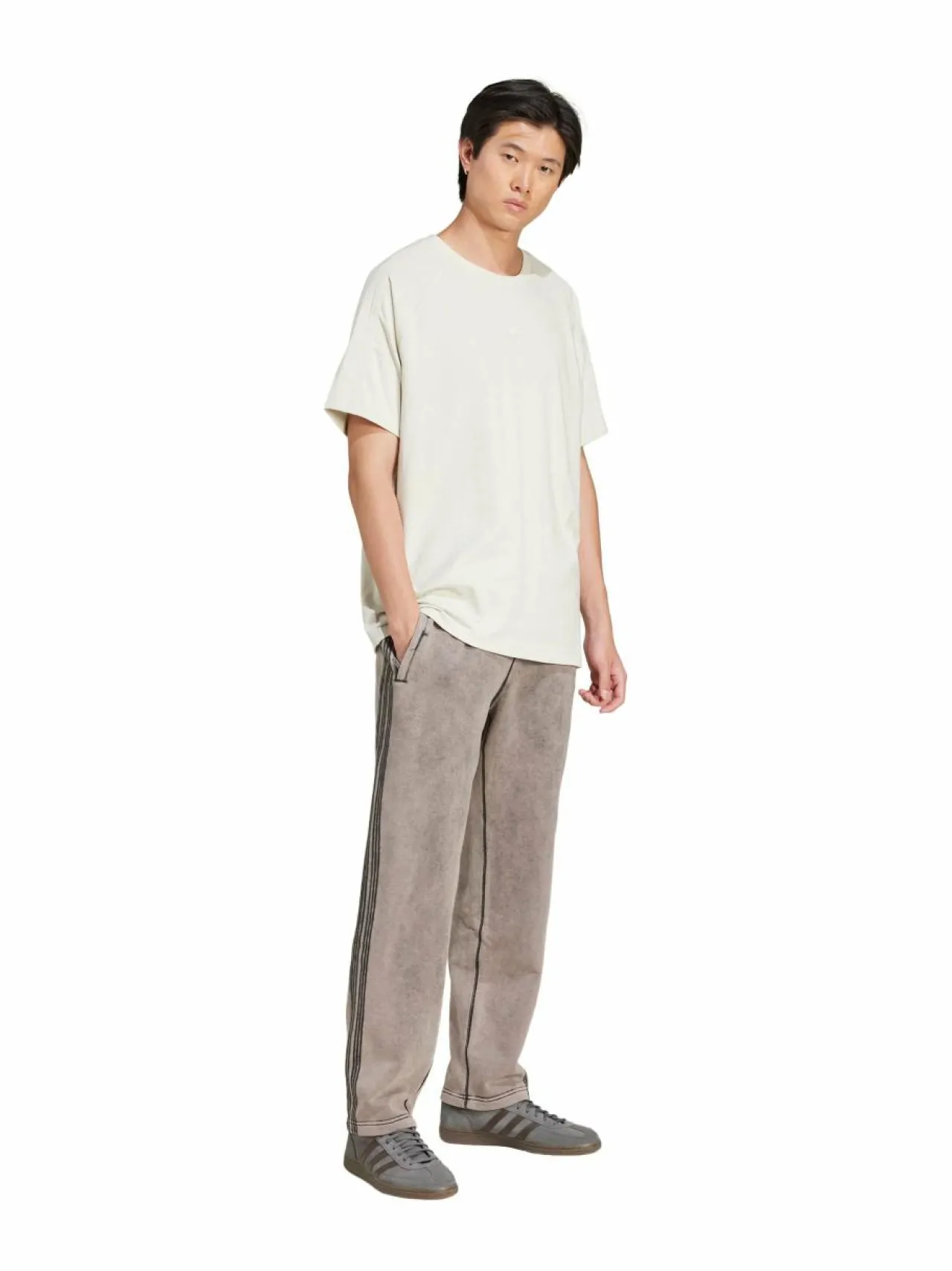 adidas Originals Essential t-paita^ Paidat, Hupparit & Colleget