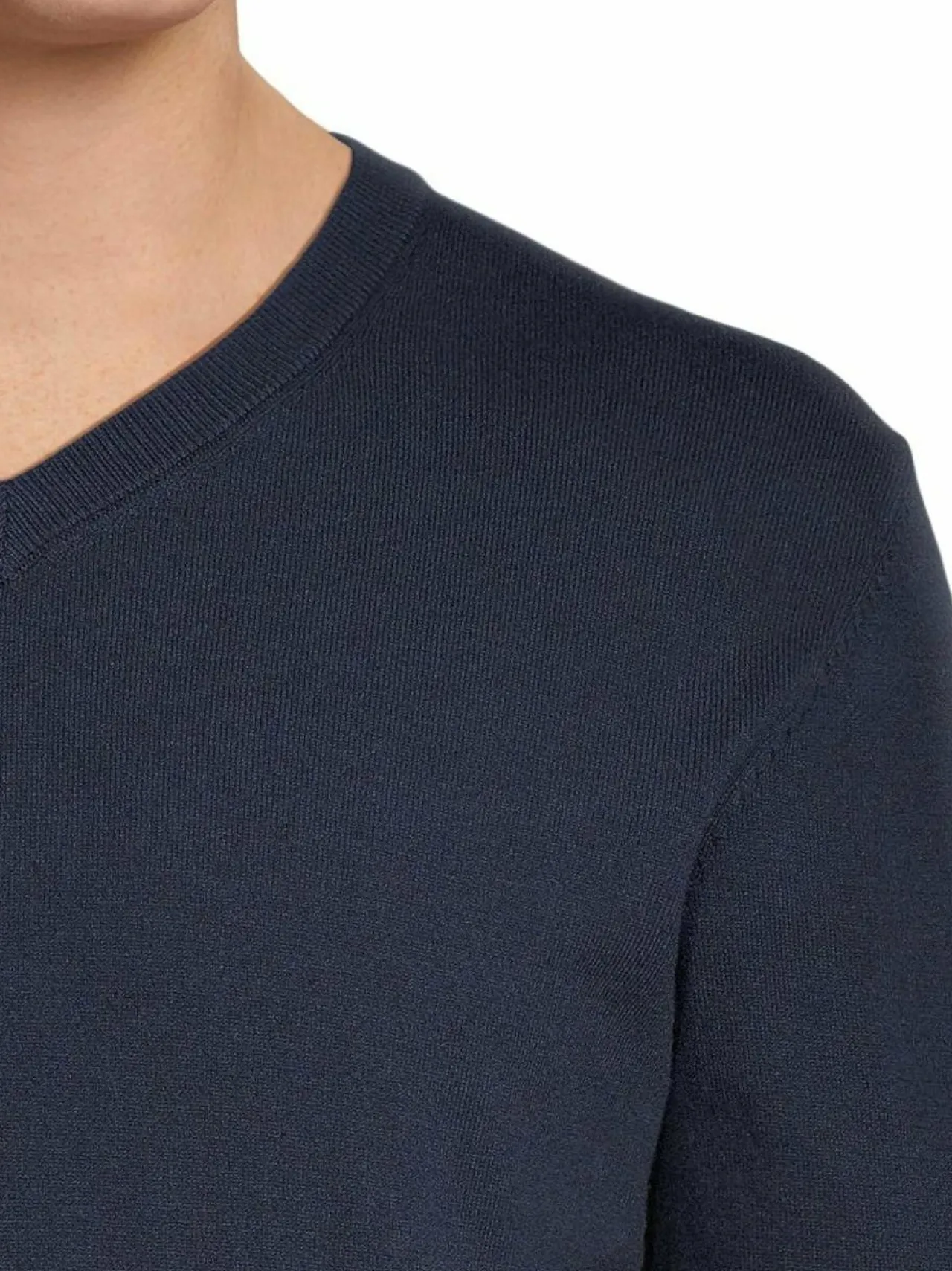 CONSTRUE Falkoping V-neck -neulepaita^ Neuleet