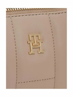 Käsilaukut<Tommy Hilfiger Feminine Camera Bag -laukku AFE COASTAL TAUPE