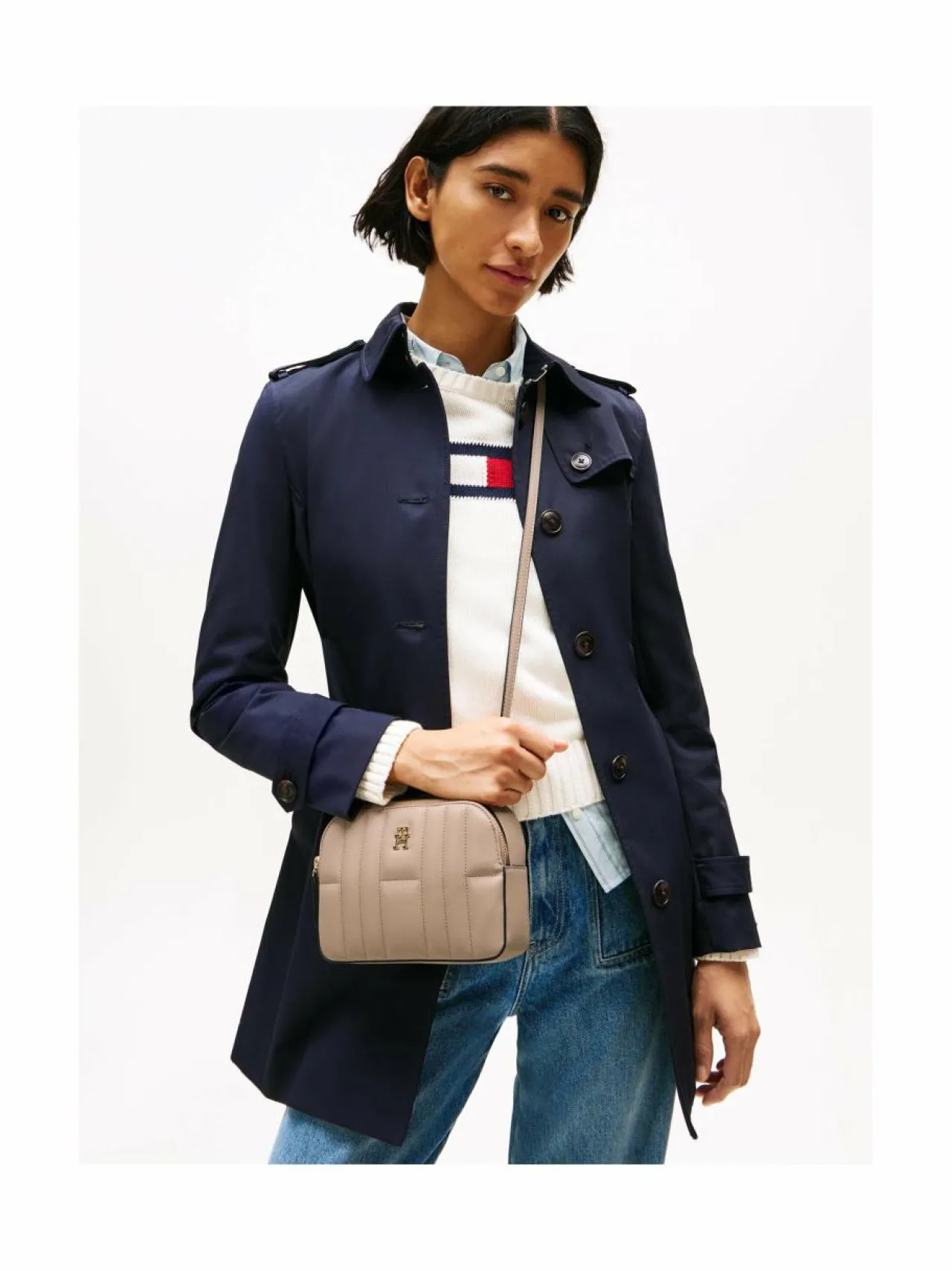 Käsilaukut<Tommy Hilfiger Feminine Camera Bag -laukku AFE COASTAL TAUPE