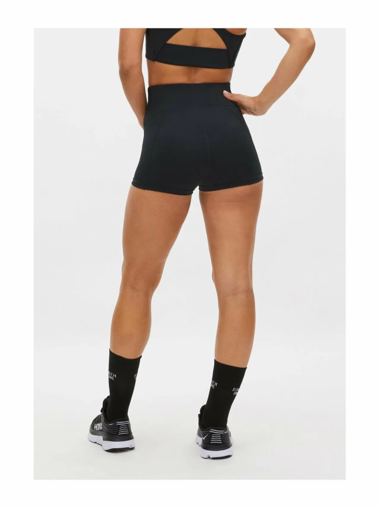 Urheiluhousut & Treenitrikoot<Röhnisch Flattering Curved Hotpants -lyhyet treenitrikoot 0001 BLACK