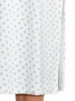 Yö- & Oloasut<A+more Flavia-yöpaita OFFWHITE/BLUE FLOWERPRINT