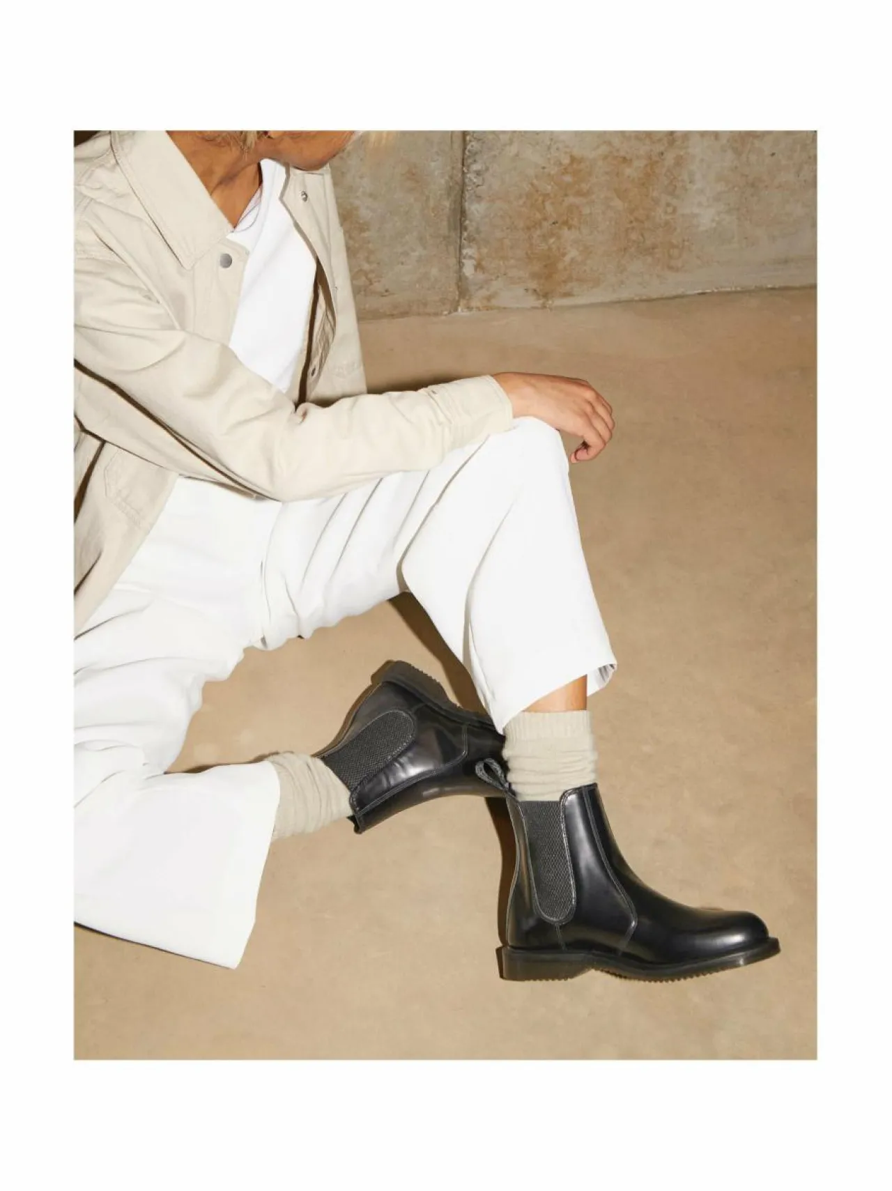 Nilkkurit<Dr. Martens Flora Chelsea -nahkanilkkurit BLACK