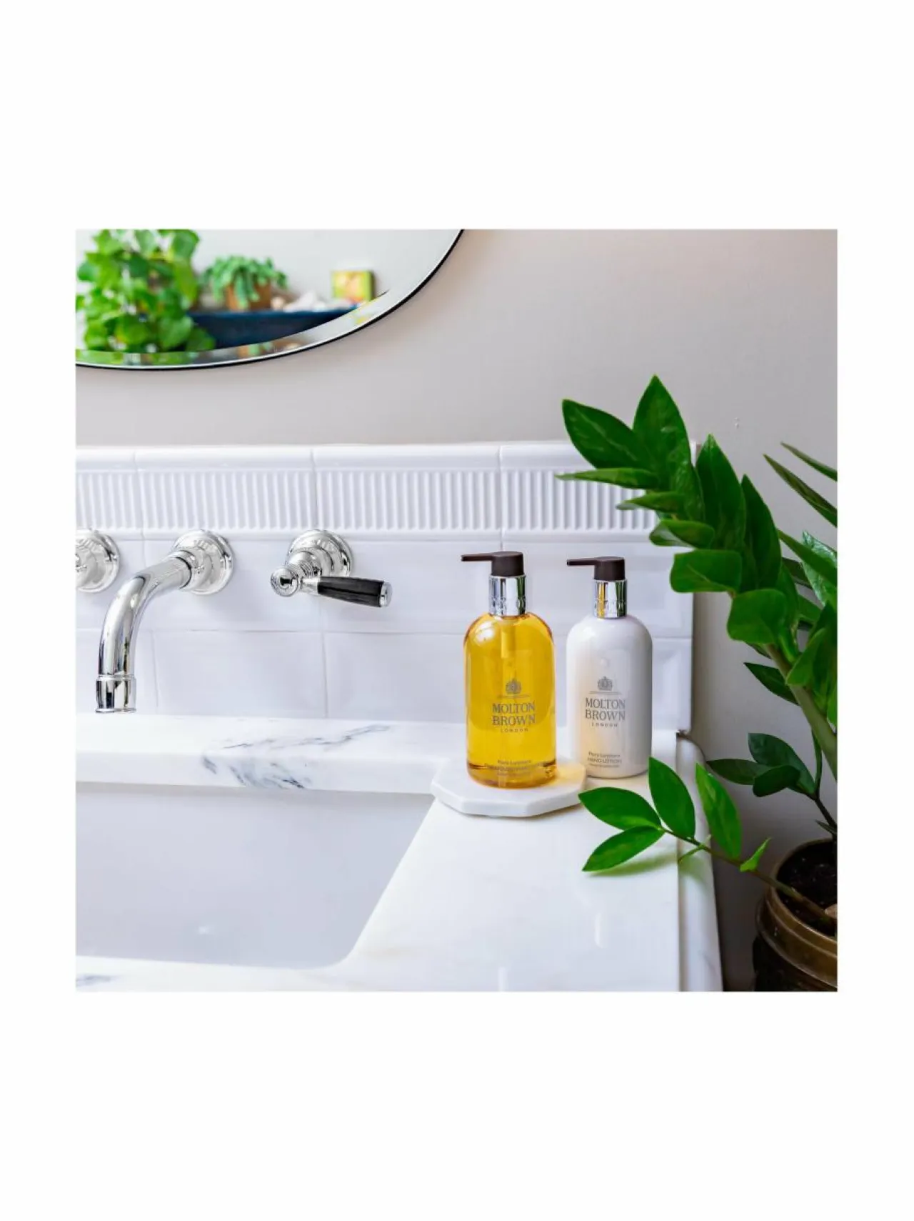 Molton Brown Flora Luminare Hand Wash -käsisaippua 300 ml^ Vartalonhoito