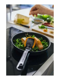 Fiskars Functional Form -paistolasta^ Keittiötarvikkeet