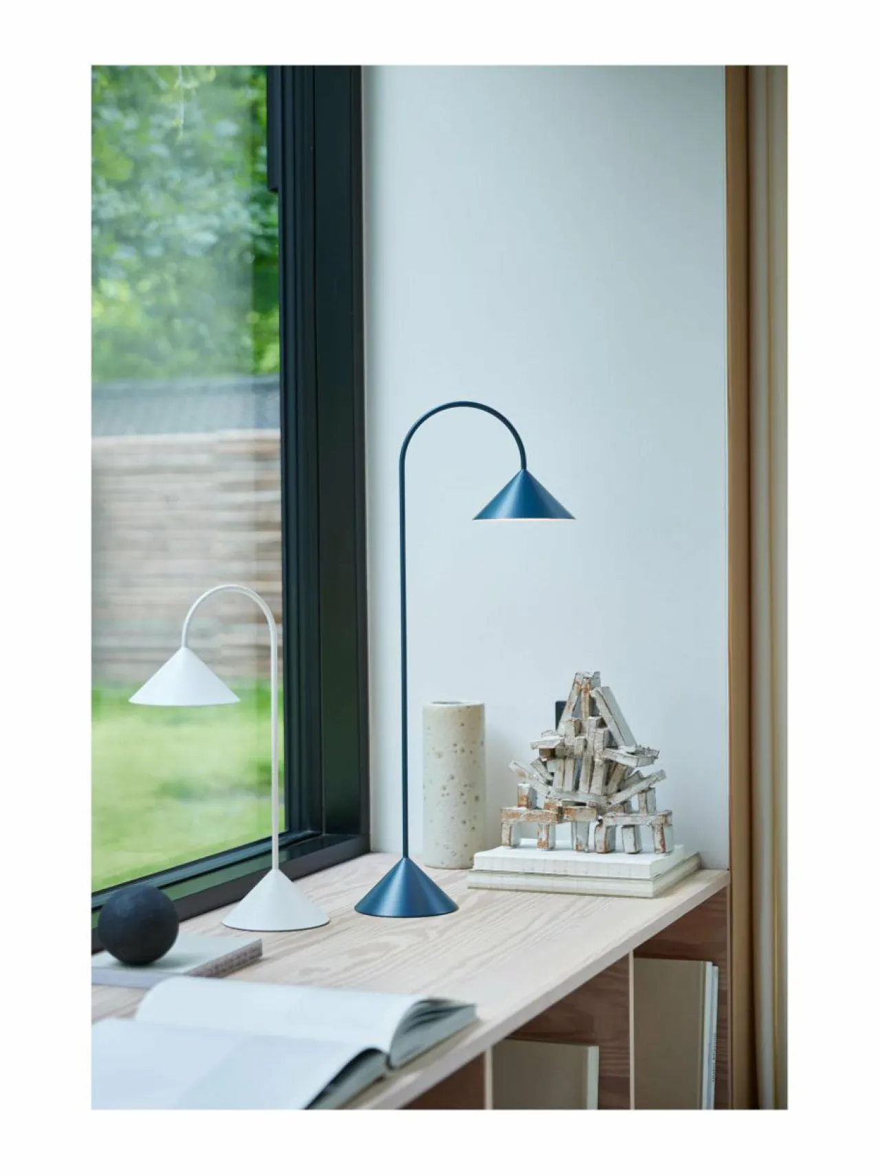 Pöytävalaisimet<Frandsen Grasp Portable -valaisin 72 cm MATT PETROLEUM