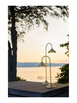 Frandsen Grasp Portable -valaisin 72 cm^ Pöytävalaisimet