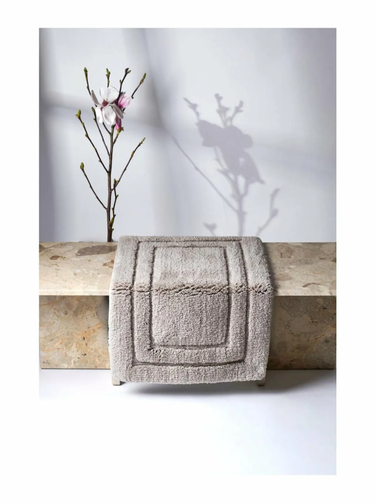 Kylpyhuonetekstiilit<LUIN LIVING Harmony -kylpyhuonematto BEIGE