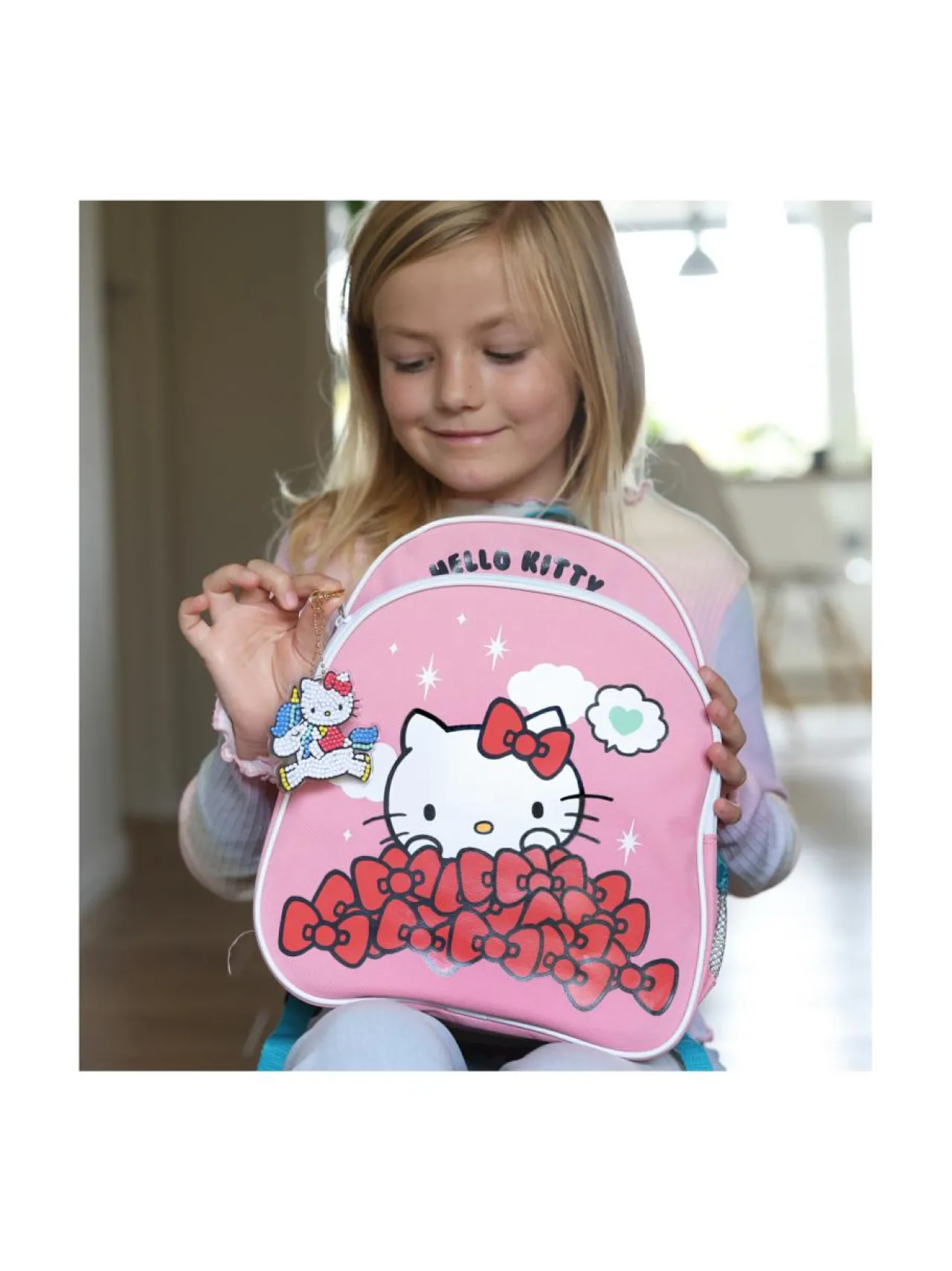 Fanituotteet<HELLO KITTY Selkäreppu
