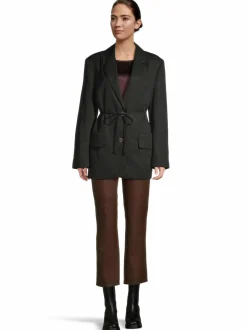 By Malene Birger Hilao-bleiseri^ Bleiserit & Jakut