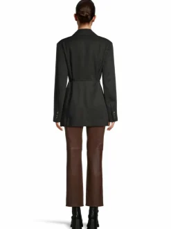 By Malene Birger Hilao-bleiseri^ Bleiserit & Jakut