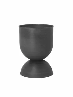 Ferm Living Hourglass Pot -metalliruukku, M^ Ruukut & Istutusastiat