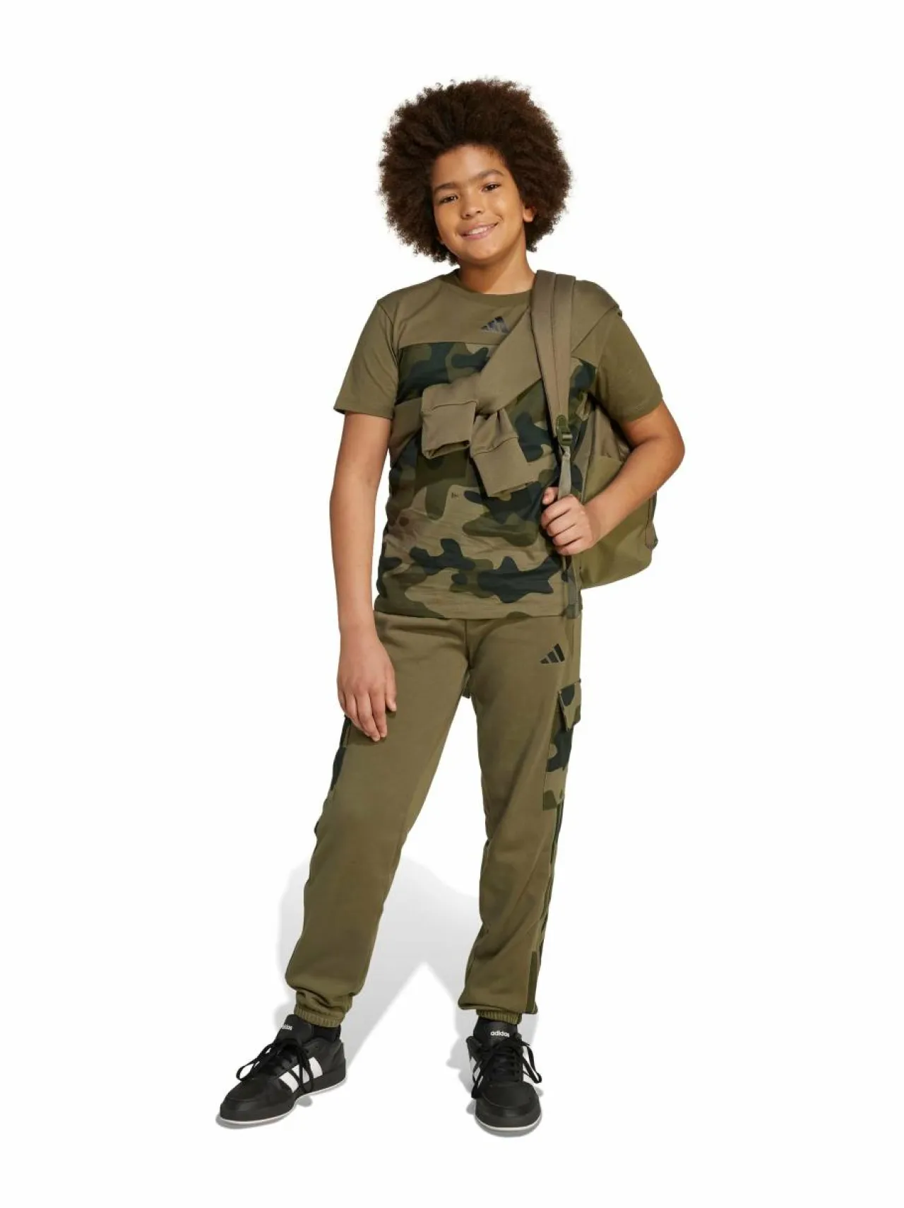 Housut|Housut & Jumpsuitit<adidas Sportswear Junior Camo 3 Stripes -reisitaskuhousut JN2218 OLISTR/BLACK