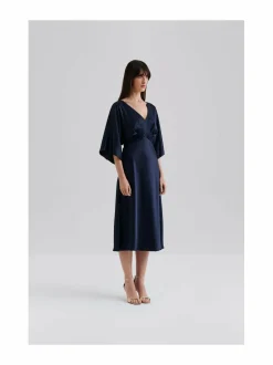 Mekot<Malina Juno-satiinimekko DARK BLUE