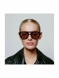 A.KJÆRBEDE Kaya-aurinkolasit^ Aurinkolasit
