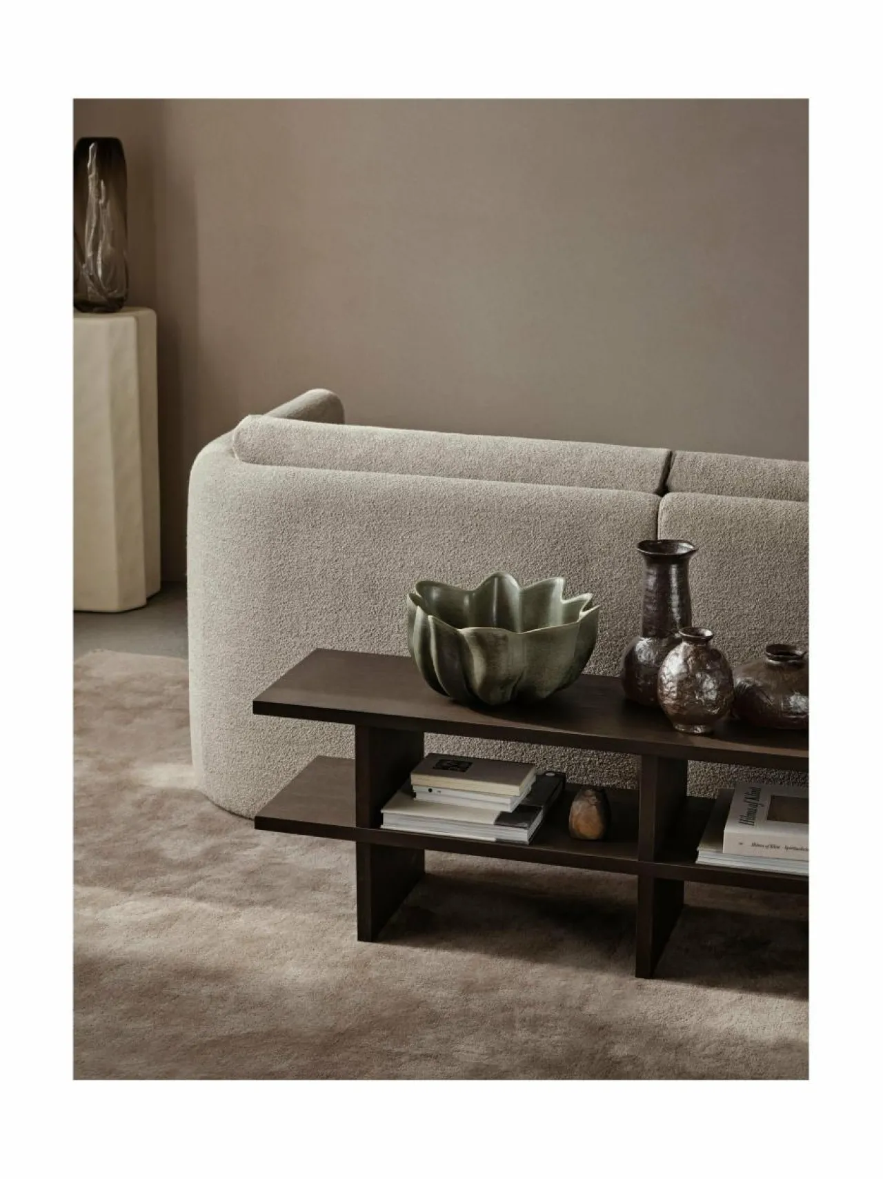 Ferm Living Kona-tammipenkki/hylly^ Tuolit & Jakkarat