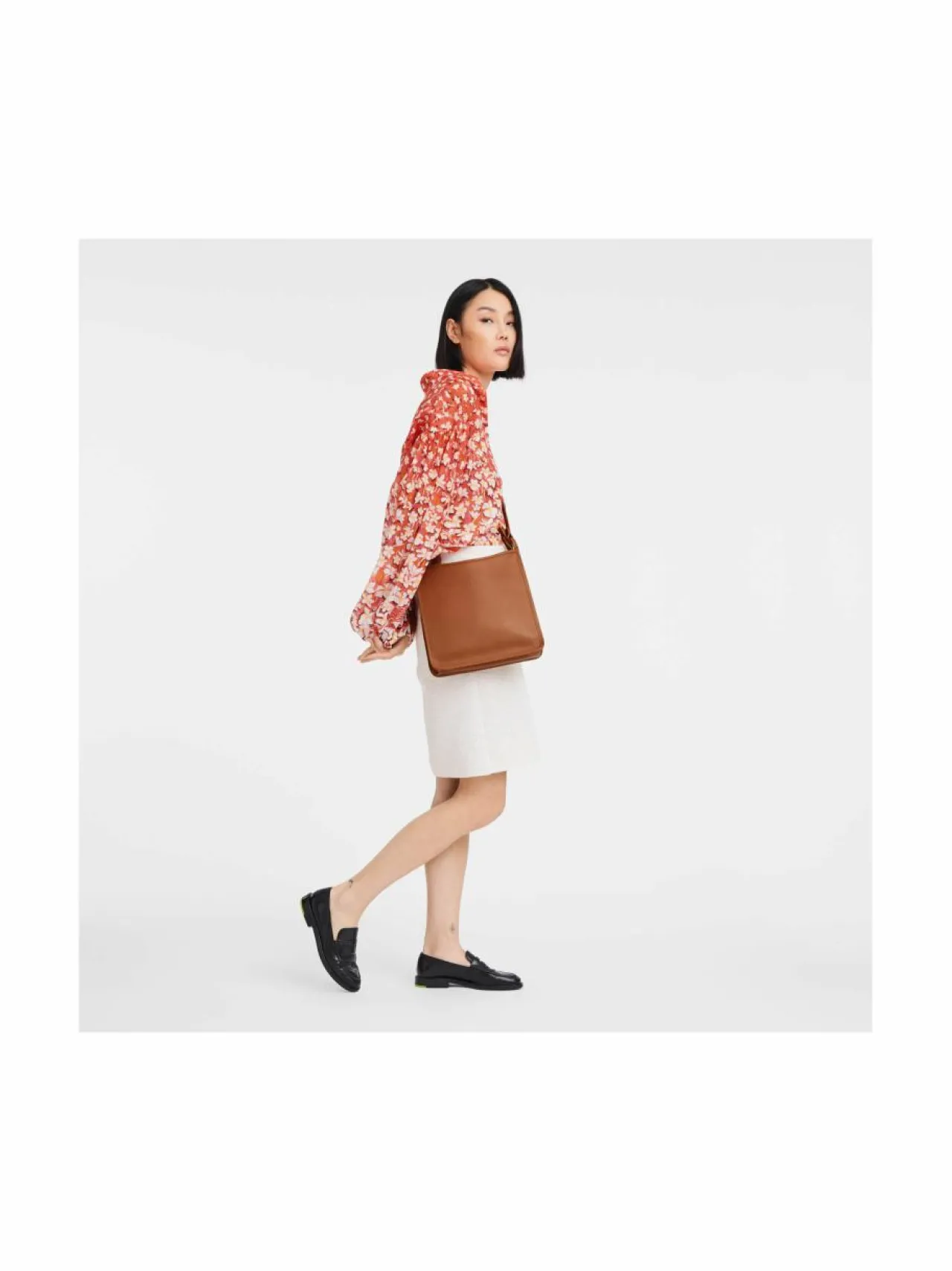 Olkalaukut<Longchamp Le Foulonné Cross Body M -nahkalaukku 121 CARAMEL